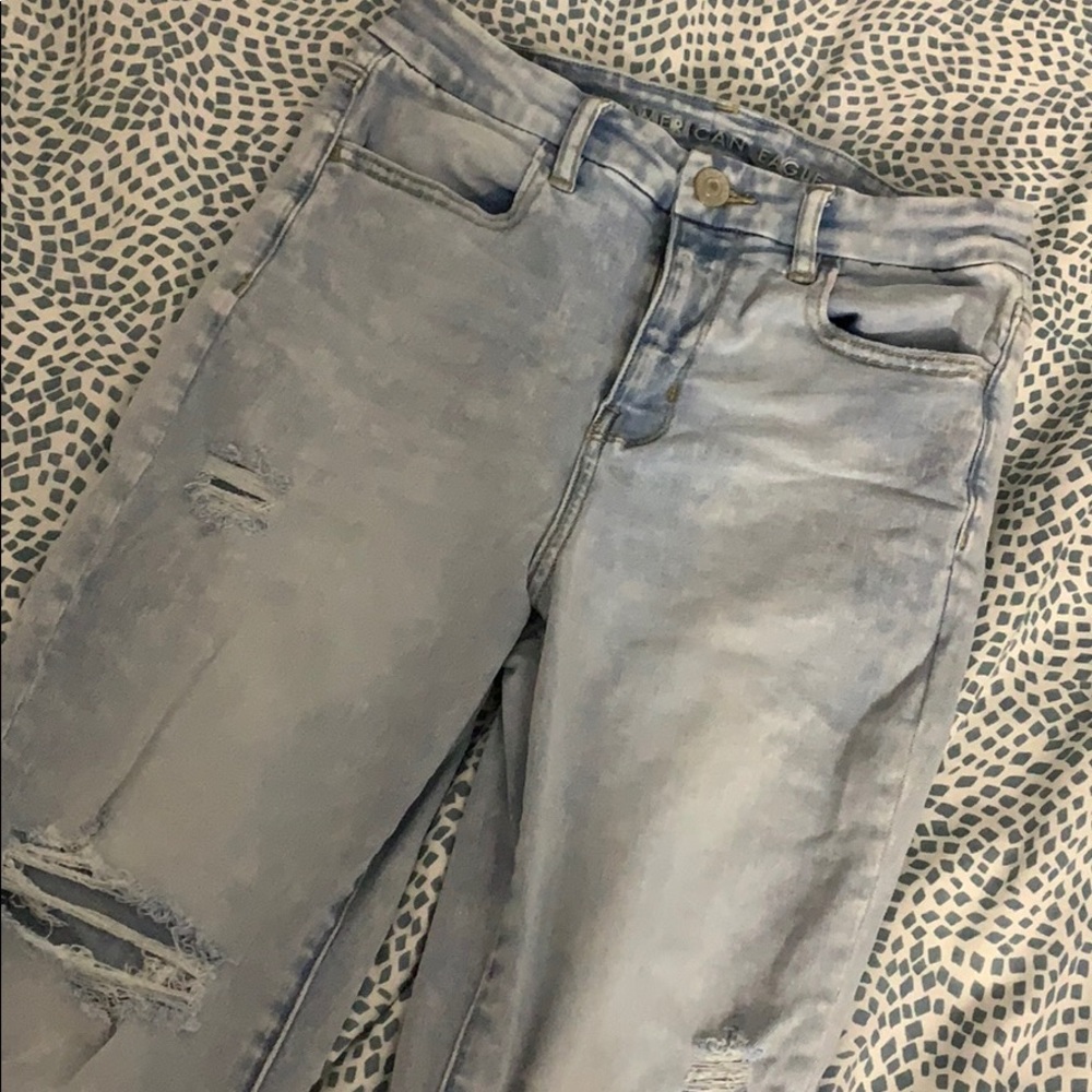 American Eagle size 8 skinny jeans.
